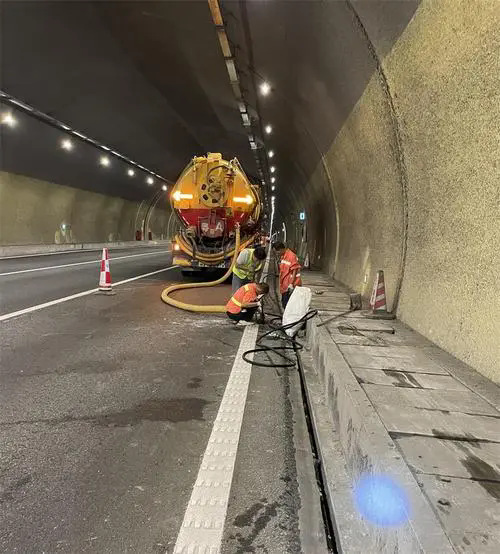 罗源隧道排水渠清淤